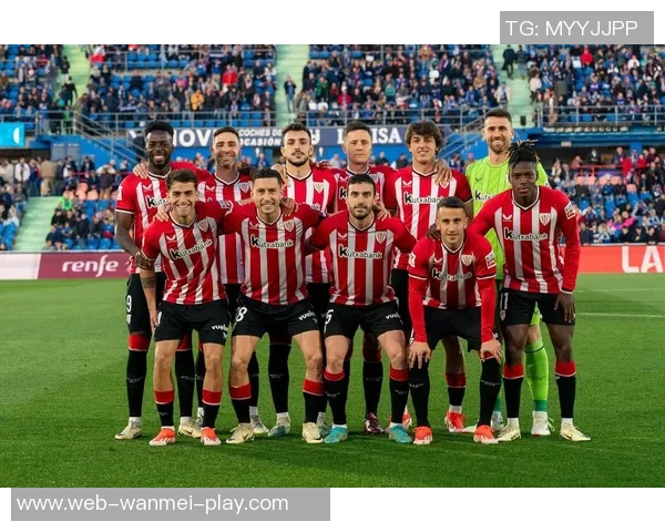 西甲官方宣布对姆巴佩处罚三场禁赛并处以巨额罚款引发巴萨球迷愤怒抗议